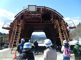 トンネル 事現場